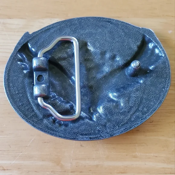 Eagle in flight, belt buckle, silvertone, bird, mountains - Picture 3 of 4